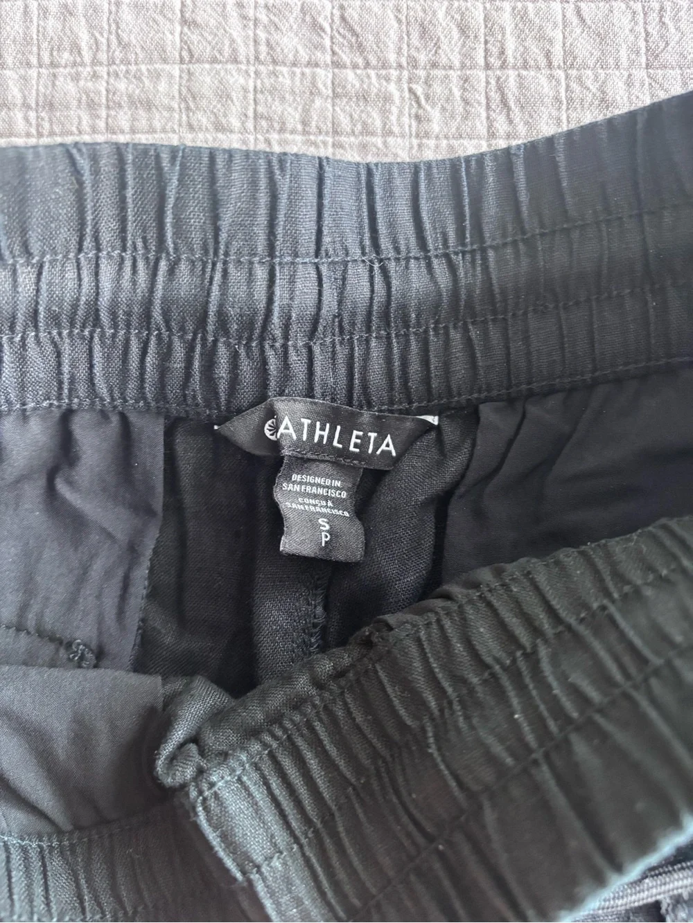EUC Athleta Retreat Linen Mid Rise 4” Shorts in Black Size S